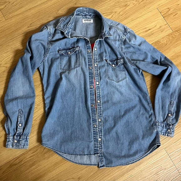 EXPRESS denim shirt gently used embroidered hearts ❤️ on back size L - Picture 3 of 15